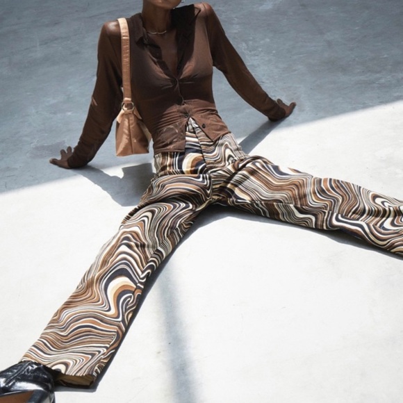 Motel rocks ZOVEN FLARE TROUSER IN
70'S RIPPLE size small - Picture 2 of 5